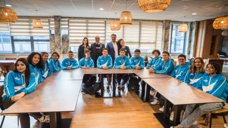 Alunos do DF aprendem sobre energia renovável no País de Gales