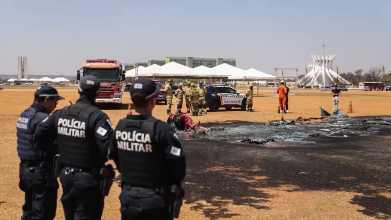 Suspeito de incendiar banheiros químicos na Esplanada é preso