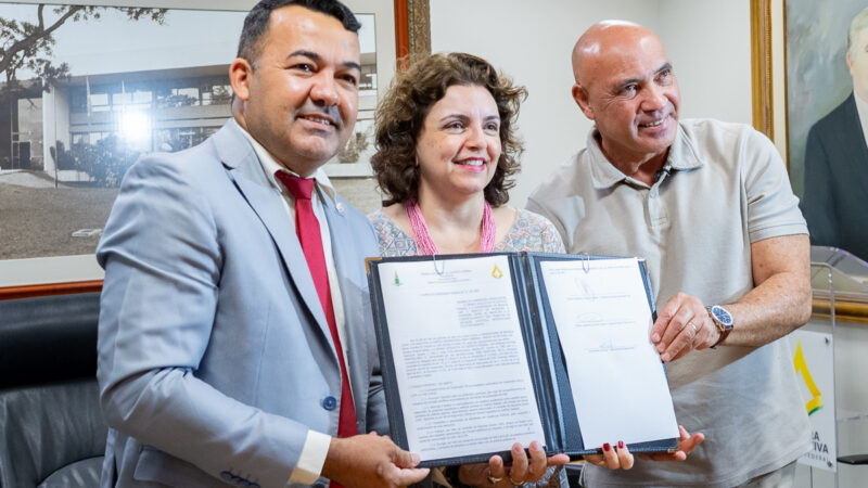 Acordo para integrar produção acadêmica às políticas públicas