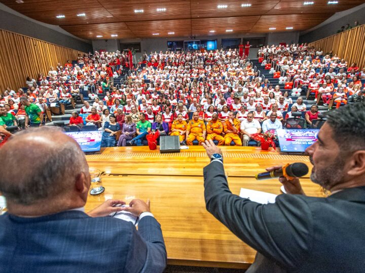CLDF homenageia projeto que transforma a vida de idosos