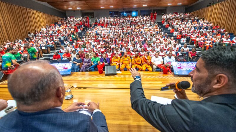 CLDF homenageia projeto que transforma a vida de idosos