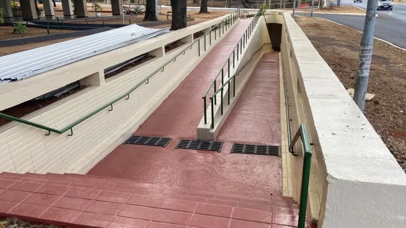 Passagem subterrânea da 104 sul está de cara nova