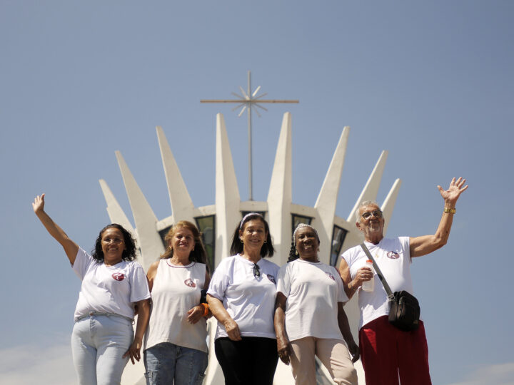 UBS de Taguatinga promove passeio por Brasília para idosos