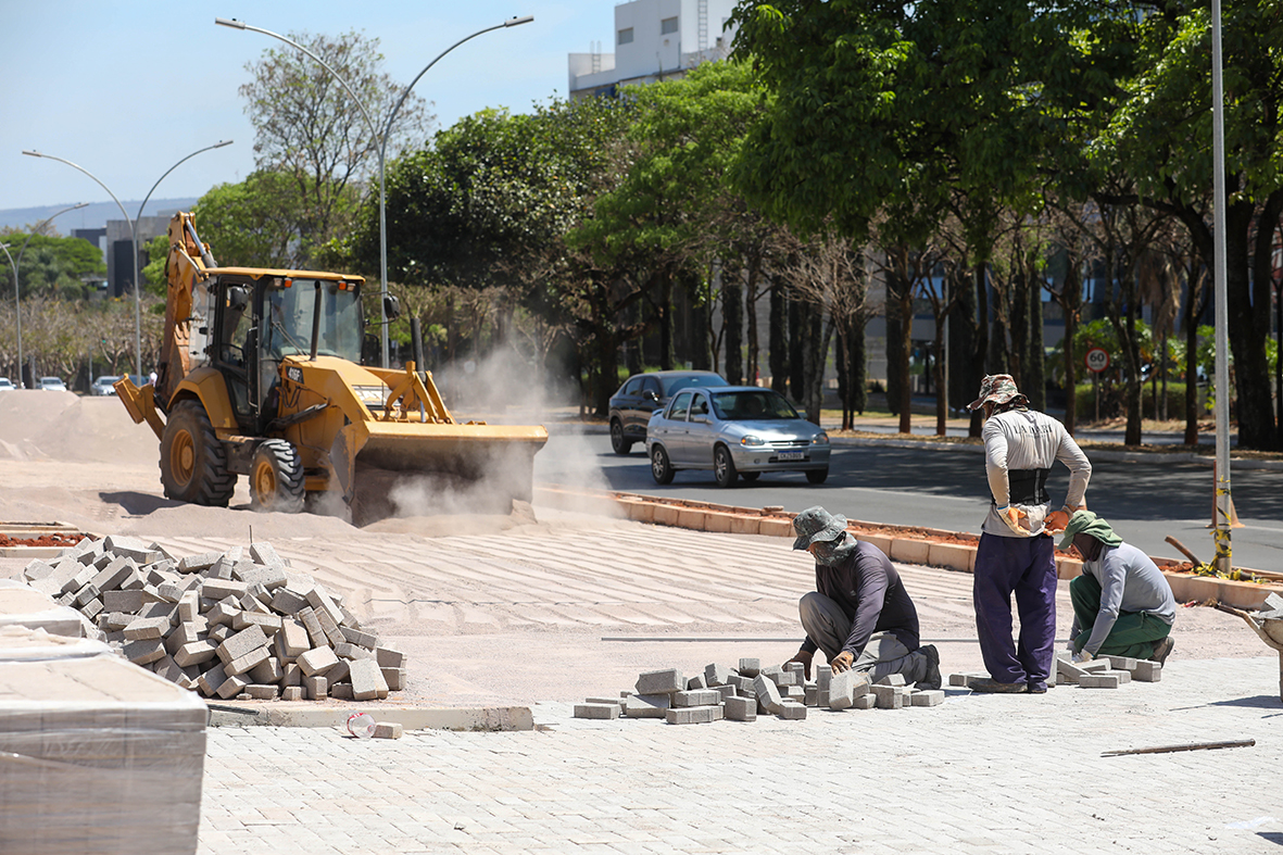 W3 Norte de cara nova com calçadas acessíveis e mais vagas