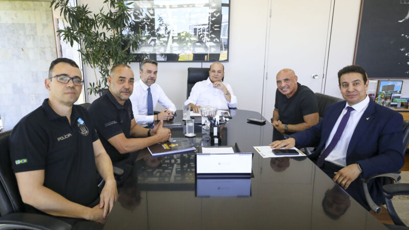 Ibaneis envia proposta de reajuste para Policiais Penais do DF