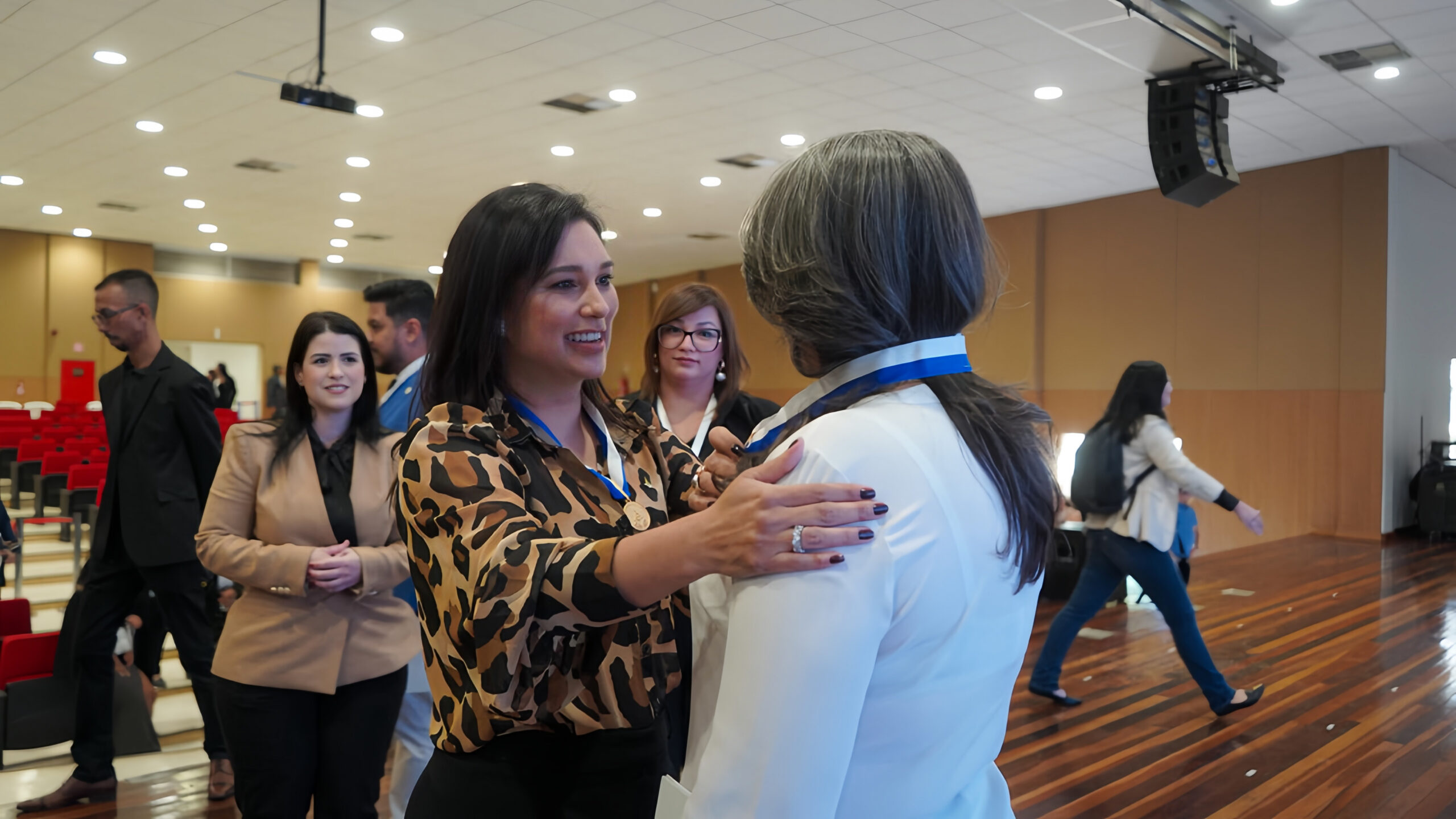 SEAC realiza terceira edição do Medalha Mérito Líder Comunitário no auditório da CLDF