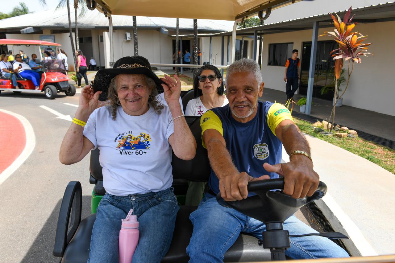 Idosos do DF abrem outubro prateado com aulas de trânsito