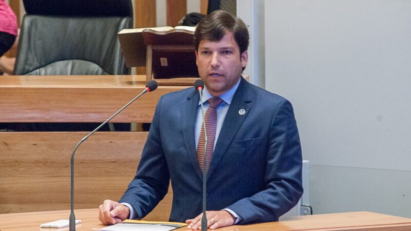 Deputado Robério Negreiros destina quase R$ 2 milhões em emendas