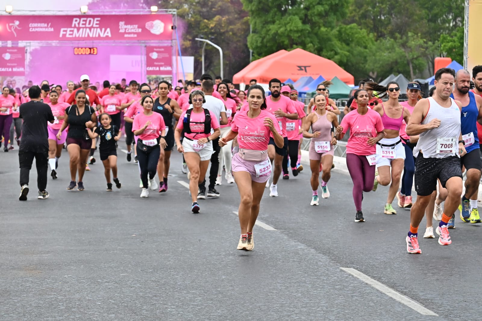Corrida da Esperança colore as ruas e ajuda pacientes com câncer