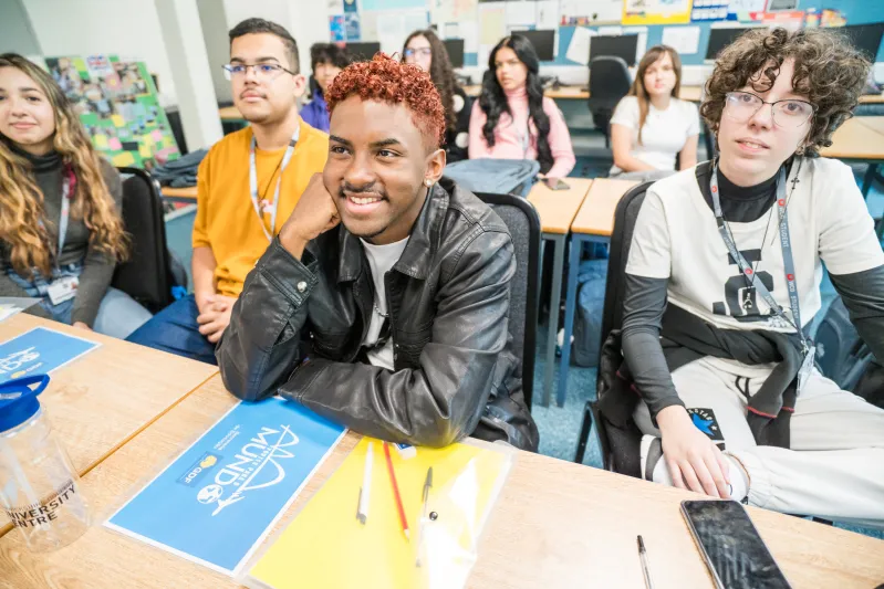 Aluno do DF leva a paixão ao Reino Unido pelo intercâmbio