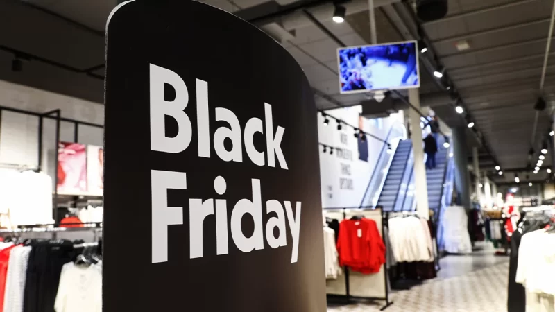 Brasiliense lidera a intenção de compras na Black Friday 2025