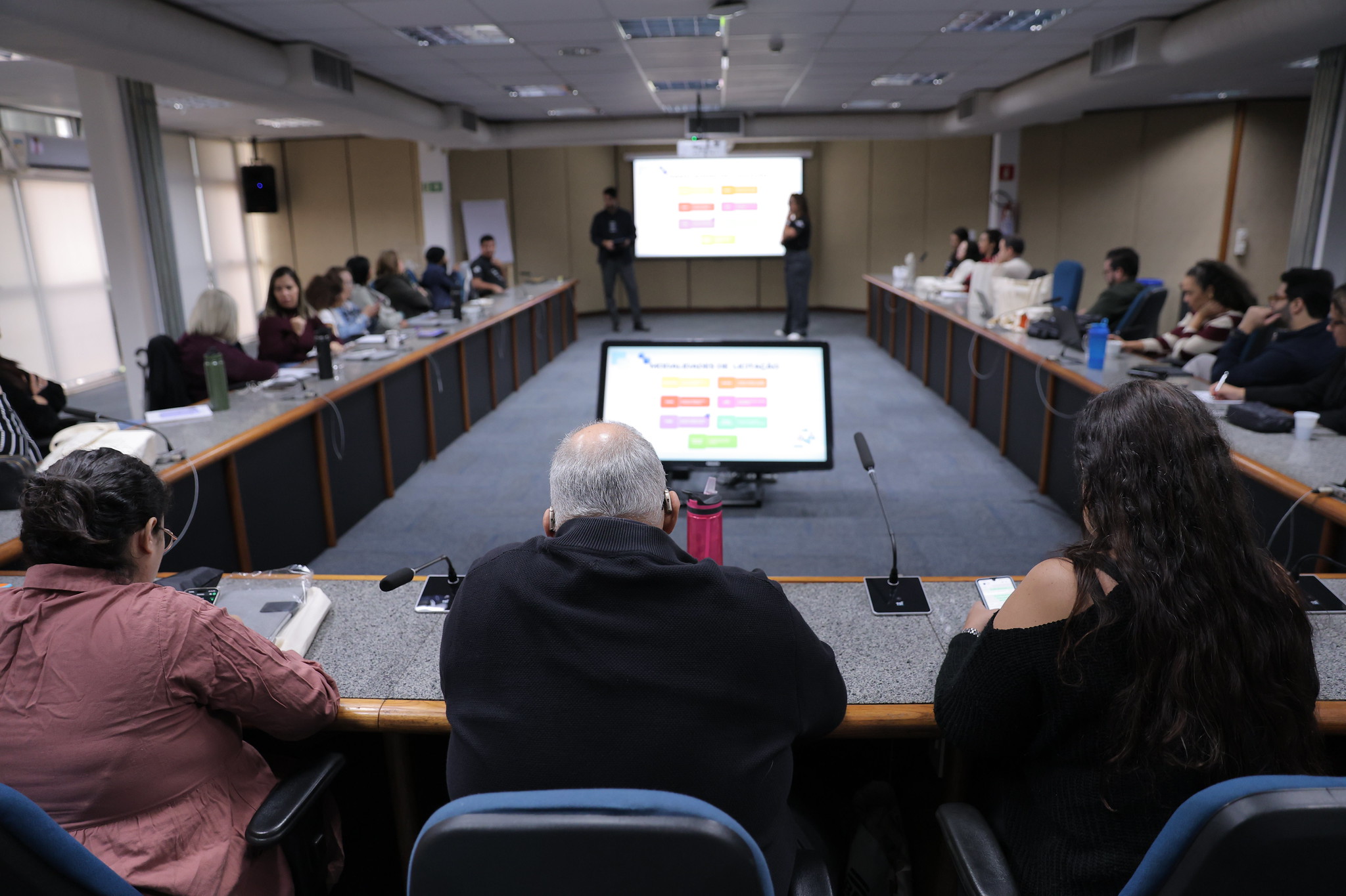 Sebrae/DF capacita colaboradores em contratos e licitações