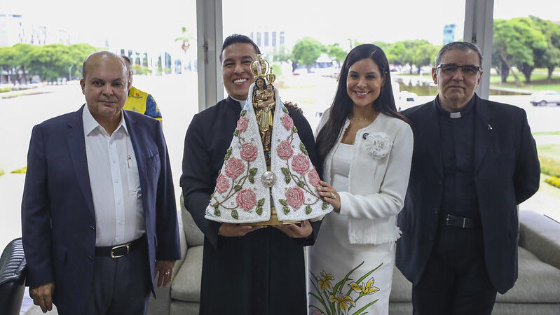 Imagem de Nossa Senhora de Nazaré inicia peregrinação no DF