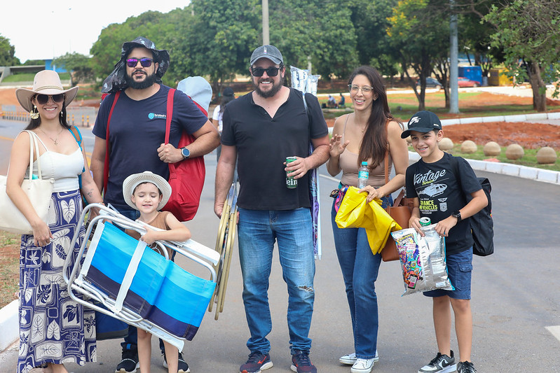 Famílias comemoram a volta da Stock Car a Brasília