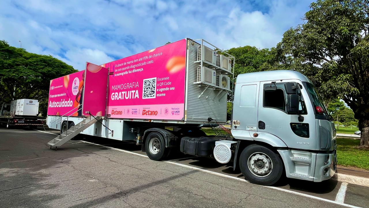 Carreta gratuita de mamografia começa atendimentos