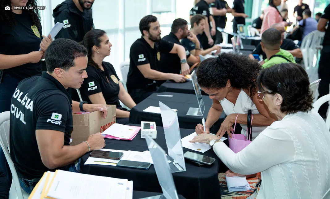 PCDF devolve mais de 300 celulares roubados no DF