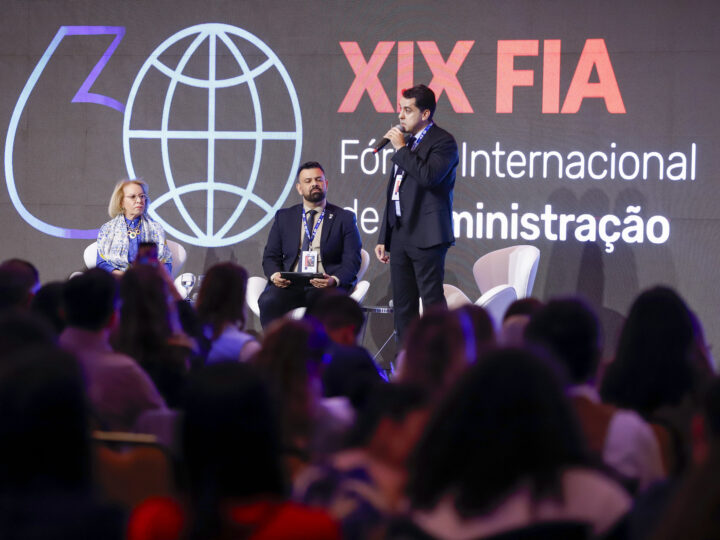 Secretário participa de fórum Internacional de administração