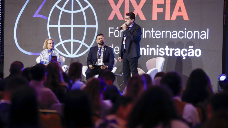 Secretário participa de fórum Internacional de administração