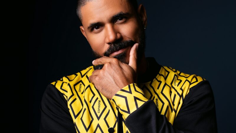 Plínio Perrú retorna aos palcos com o solo “Quarentei Show”