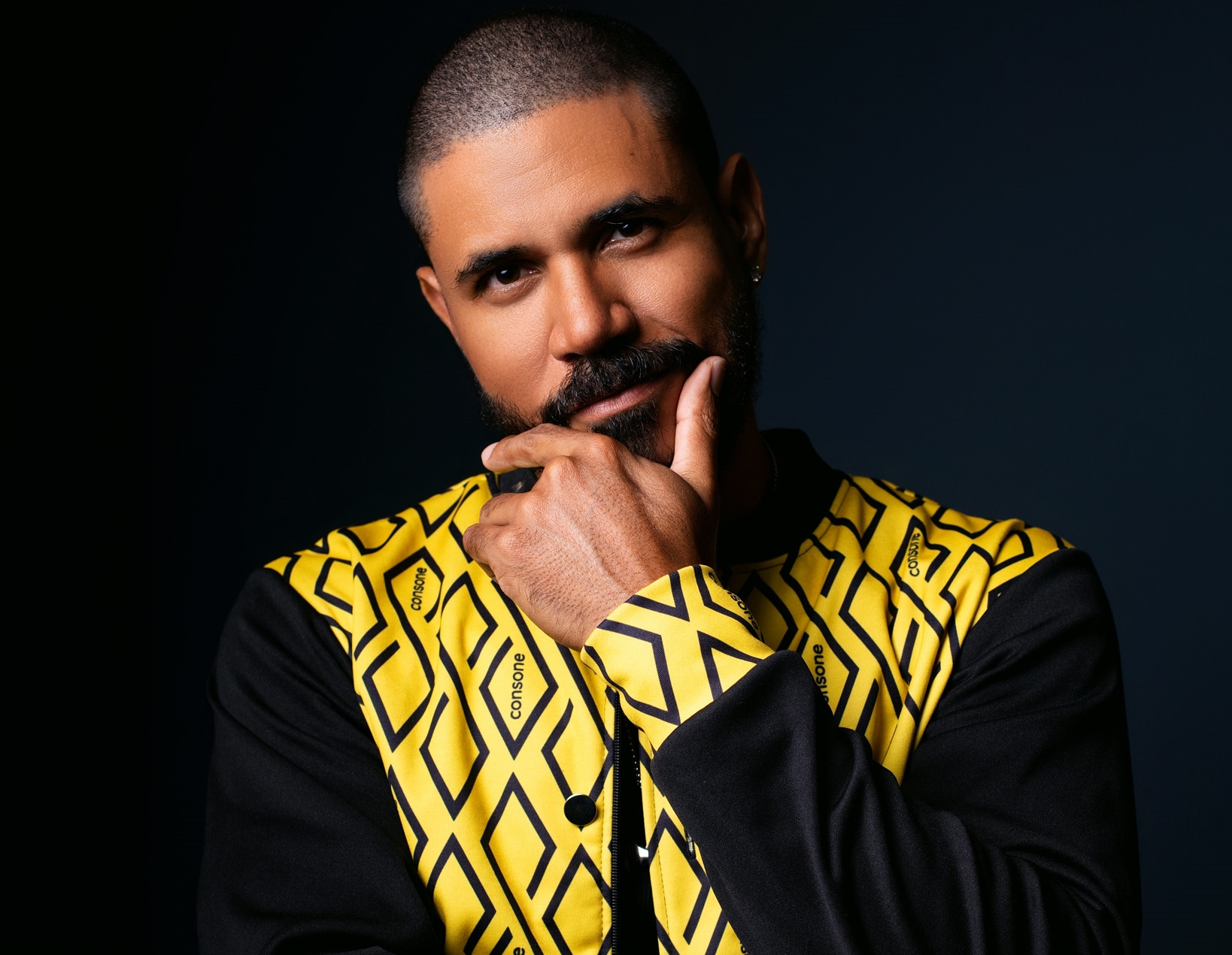 Plínio Perrú retorna aos palcos com o solo “Quarentei Show”