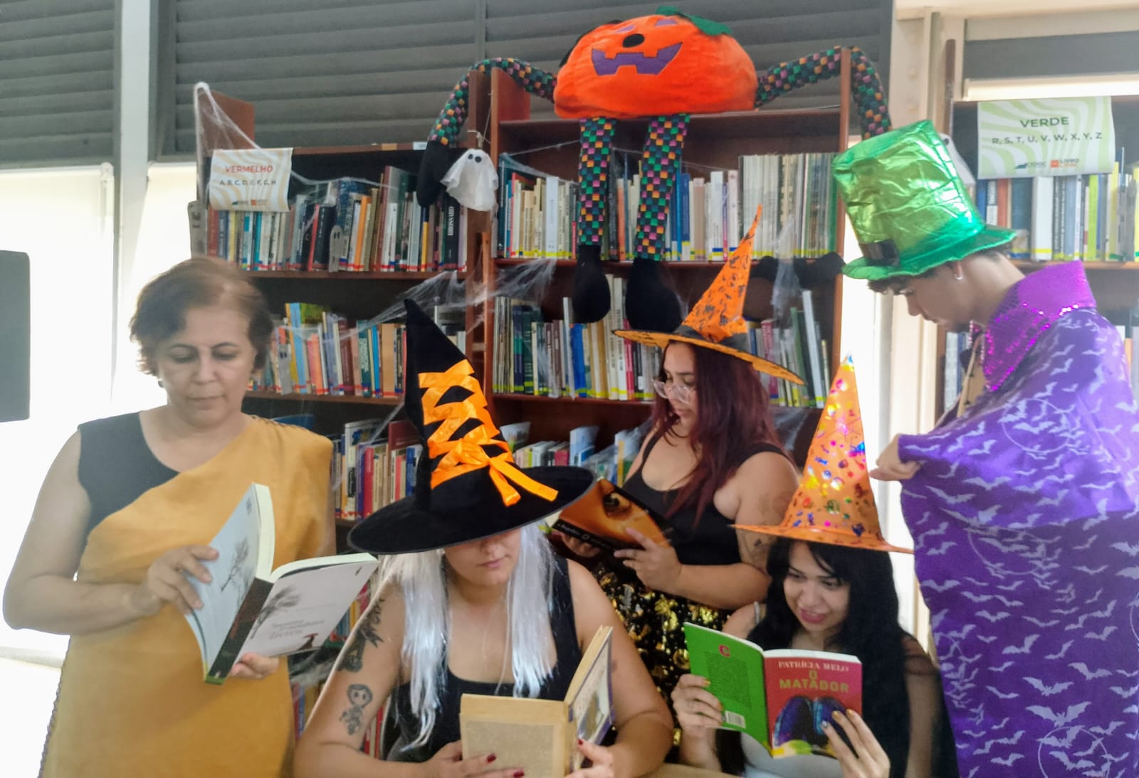 FAC/UnB faz troca criativa para incentivar a leitura