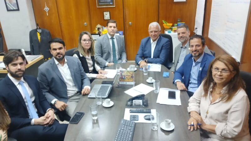 GDF media reunião sobre postes e internet no DF!