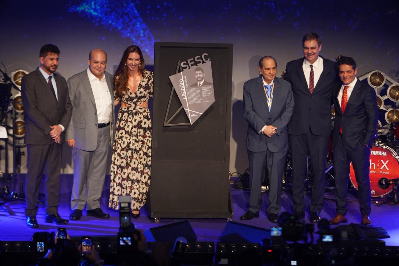 Sesc-DF inaugura sede histórica com show de Chitãozinho e Xororó