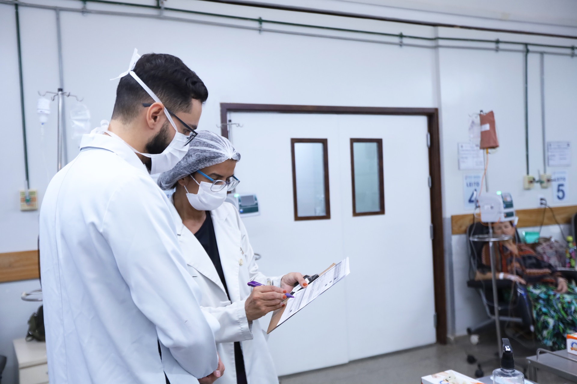 Saúde do DF qualifica 28 mil servidores e reforça atendimento