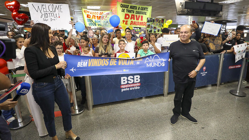 Alunos da rede pública voltam transformados do Reino Unido