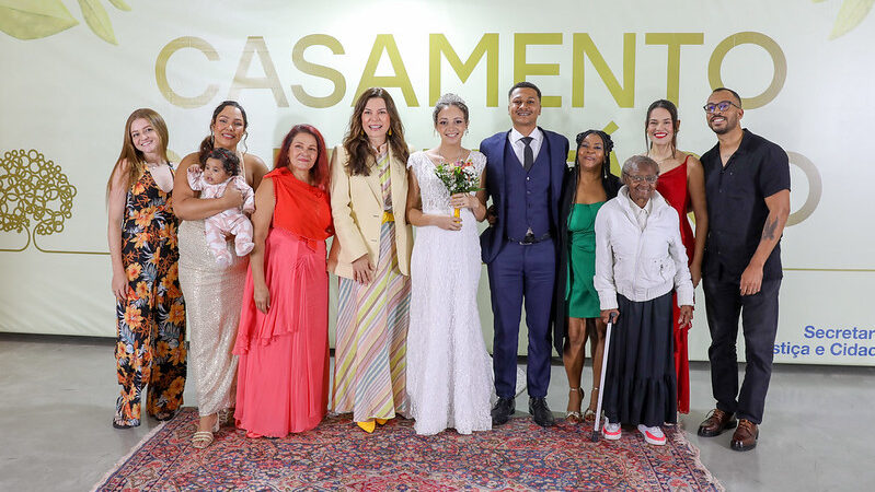 100 casais celebram o casamento no Museu da República