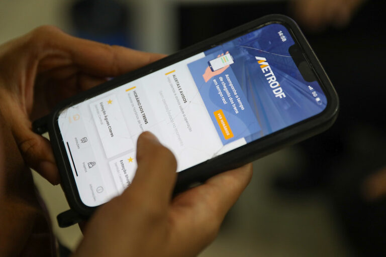 Novidade! O app do Metrô-DF ganha uma função para você denunciar problemas de segurança, como furtos e importunação sexual. O atendimento é rápido, em tempo real, para deixar sua viagem mais segura.