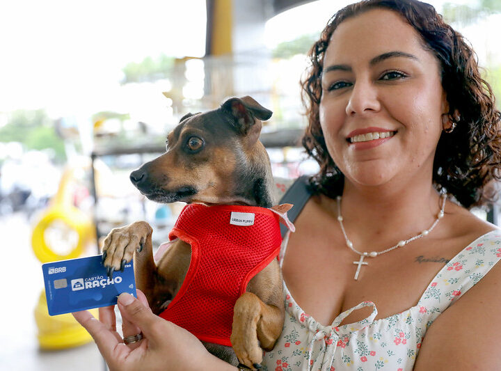 Protetores de animais do DF começam a usar os novos Cartões Ração e Castração