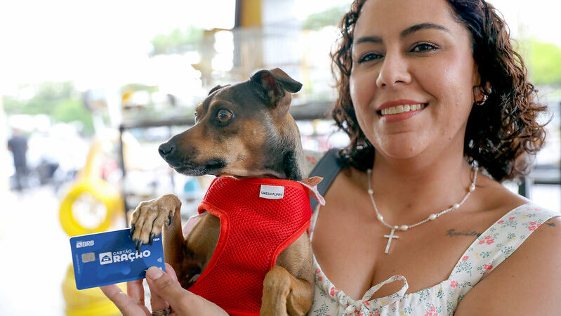 Protetores de animais do DF começam a usar os novos Cartões Ração e Castração