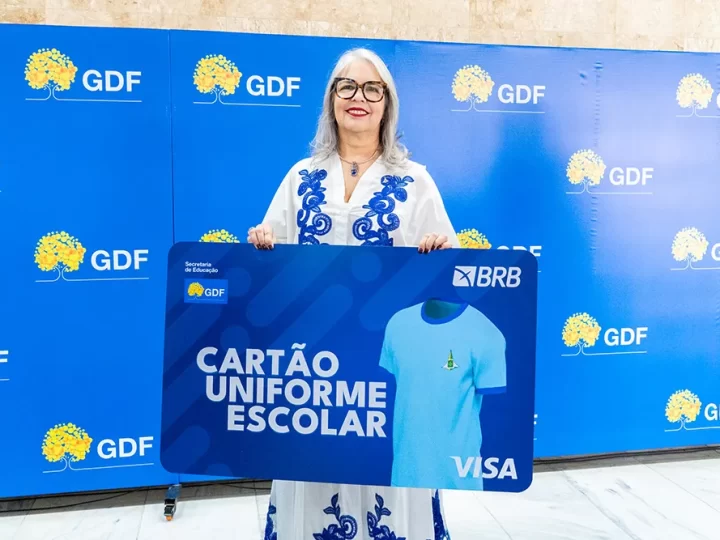 BRB inicia entrega do Cartão Uniforme Escolar