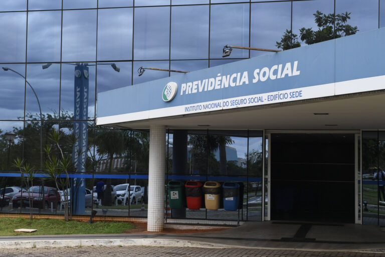 Se você está pensando em se aposentar, é bom ficar de olho. A partir de janeiro de 2026, as regras da Reforma da Previdência de 2019 avançam para uma nova etapa.