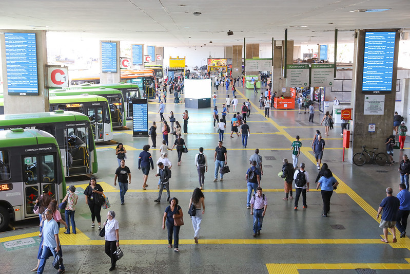 Confira os horários de ônibus e metrô para o Réveillon no DF