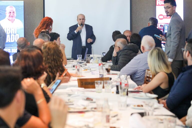 Em almoço com empresários e lideranças de Vicente Pires, Ibaneis Rocha fez um balanço das obras realizadas pelo GDF na cidade desde 2019 | Fotos: Renato Alves/Agência Brasília