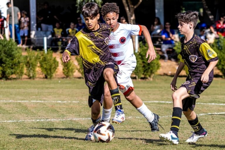 O programa tem como objetivo ampliar as condições para que clubes do DF participem e se mantenham em competições nacionais organizadas pela CBF, incluindo torneios masculinos, femininos e de categorias de base | Foto: Divulgação