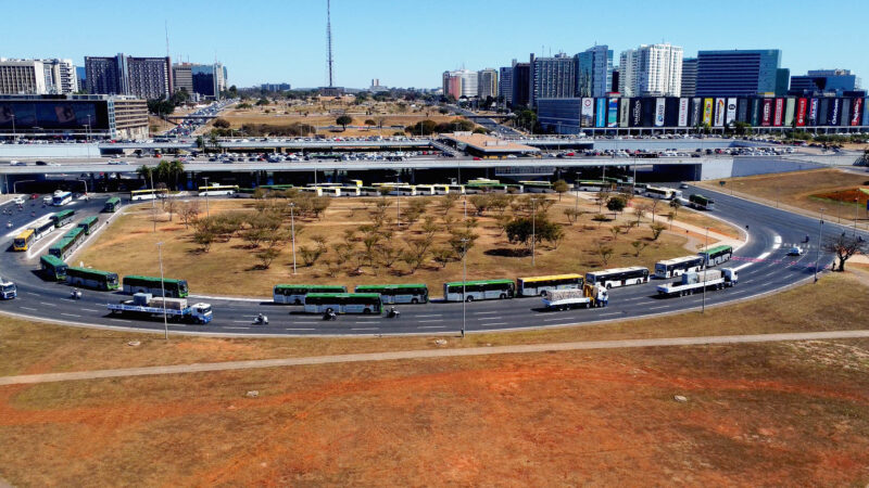 Tecnologia, novos ônibus e passagens gratuitas marcam o ano