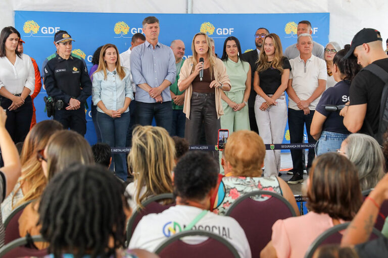 Celina Leão: "Posso garantir que essas cidades serão totalmente transformadas para melhorar a vida dos moradores e comerciantes daqui" | Foto: Paulo H. Carvalho/Agência Brasília