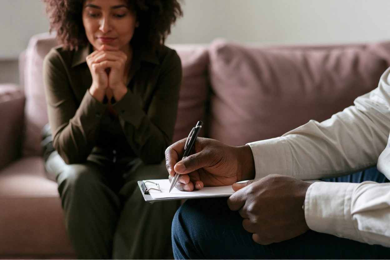 Como o desequilíbrio hormonal afeta sua saúde mental