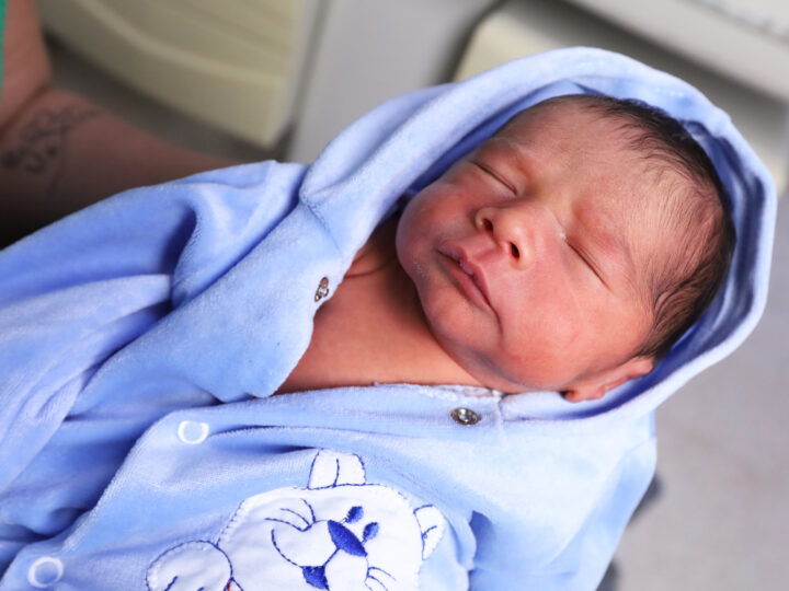 Maternidades do DF garantem teste da orelhinha gratuito