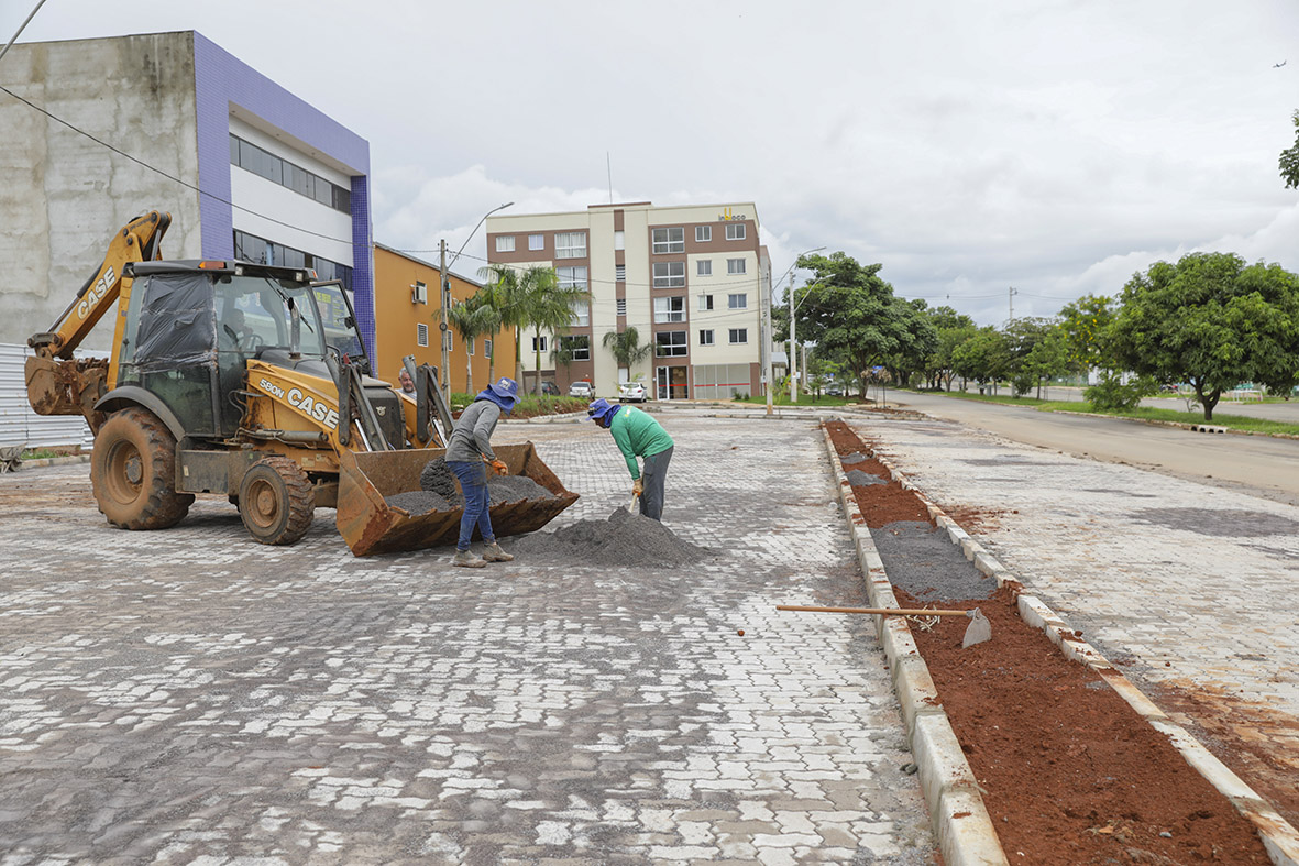 São Sebastião ganha novos estacionamentos e calçadas