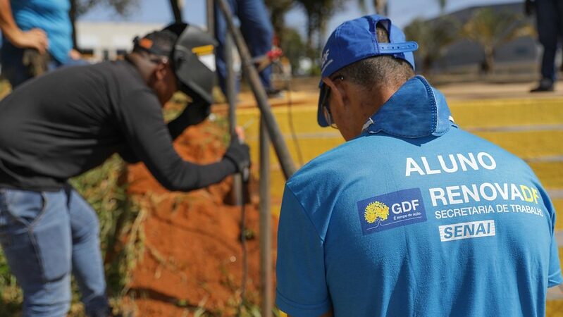 GDF cria cargos para pessoas em situação de rua recomeçarem a vida