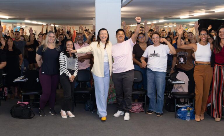 Marcela Passamani: “O Aprova DF representa mais do que aulas: é uma porta de acesso à inclusão social por meio da educação. Oferecemos estrutura, conteúdos estratégicos e apoio para que participantes com menos recursos possam competir em pé de igualdade nos principais concursos do Brasil” | Fotos: João Marcos Teixeira/Ascom Sejus-DF