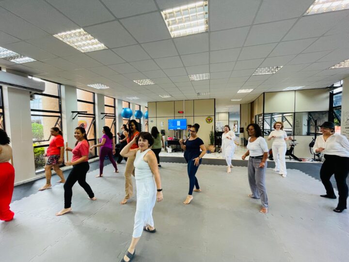 GDF oferece aulas de yoga, dança e bem-estar para servidores
