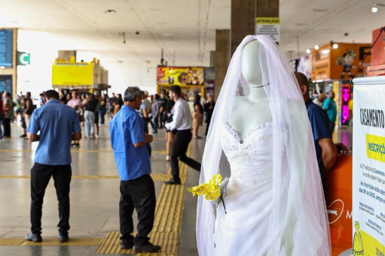 O estande funcionará de segunda a sexta-feira, das 7h30 às 16h, até o encerramento do prazo de inscrições, em março, oferecendo atendimento individualizado, com orientações completas sobre o programa, a cerimônia e os direitos garantidos com a formalização da união civil | Fotos: Jhonatan Vieira/Sejus-DF