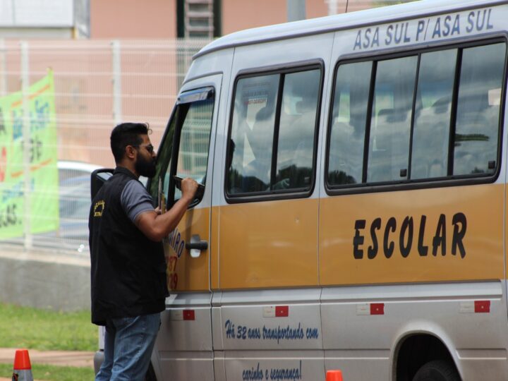 Detran-DF ensina como contratar transporte escolar seguro