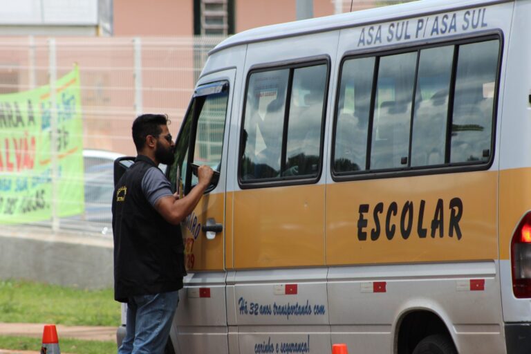 Para denunciar irregularidades, o cidadão dispõe do telefone 162, o Participa DF ou ainda fazer a denúncia presencialmente no Detran da 913 Sul | Foto: Divulgação/Detran-DF