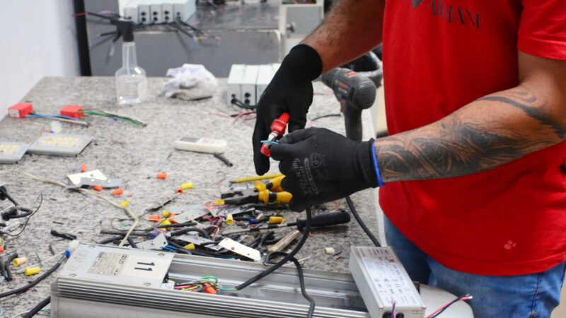 CEB recupera 15 mil luminárias e economiza R$ 4,5 milhões no DF